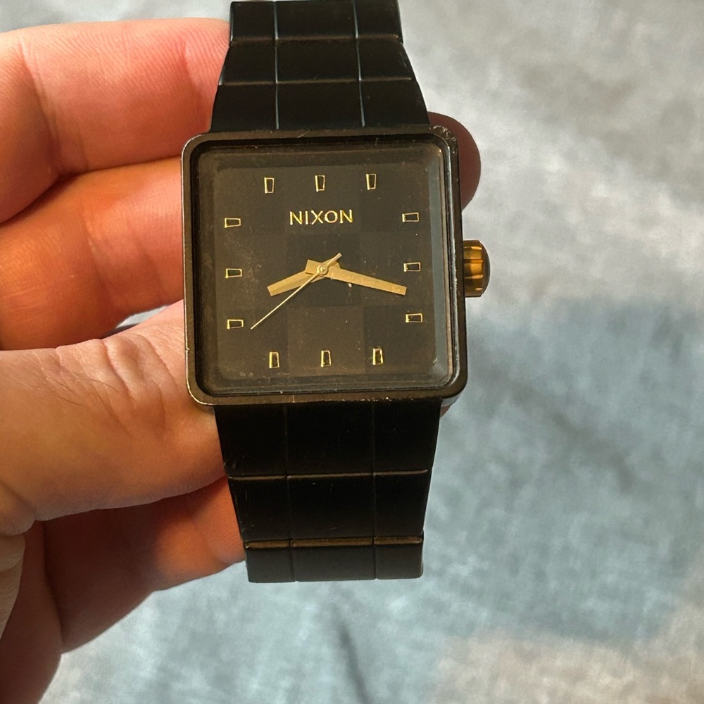 Nixon The Quatro Mens Watch - Picture 2 of 7